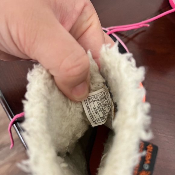 Plae Noel waterproof shoes 9.5 - Picture 4 of 4